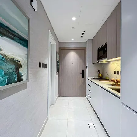Bright New Studio With Pool & Gym Access, 5 Min From Gardens Metro Дубай Екстер'єр фото