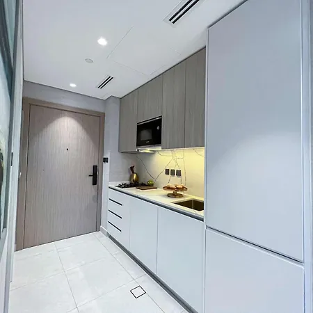 Bright New Studio With Pool & Gym Access, 5 Min From Gardens Metro Дубай Екстер'єр фото