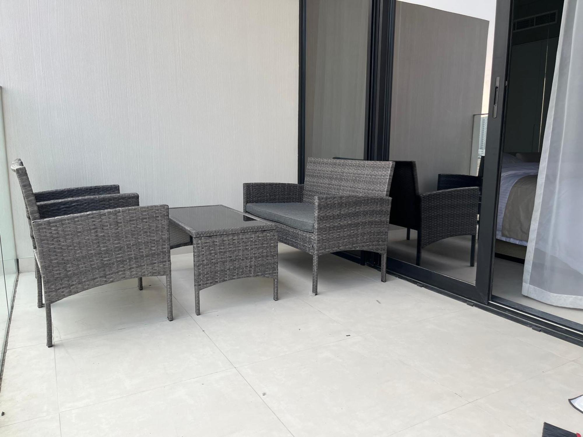Апартаменти Bright New With Pool & Gym Access, 5 Min From Gardens Metro
