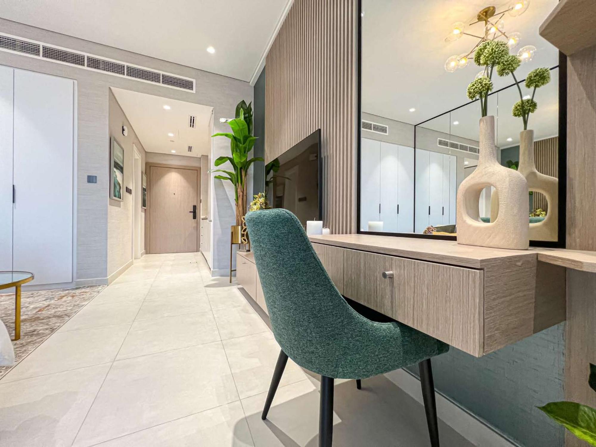 Bright New With Pool & Gym Access, 5 Min From Gardens Metro Апартаменти