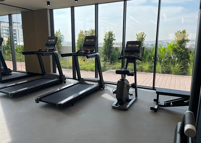 Bright New Studio With Pool & Gym Access, 5 Min From Gardens Metro
